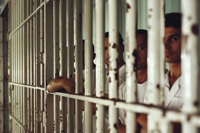 how many people in correctional facilities